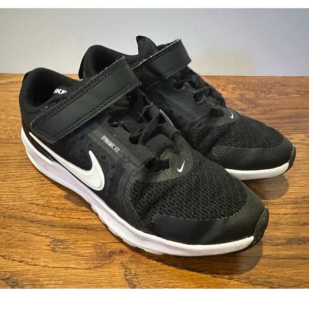 Nike Kids Star Runner 5 Athletic Sneakers Black/White Size 1Y School Shoes